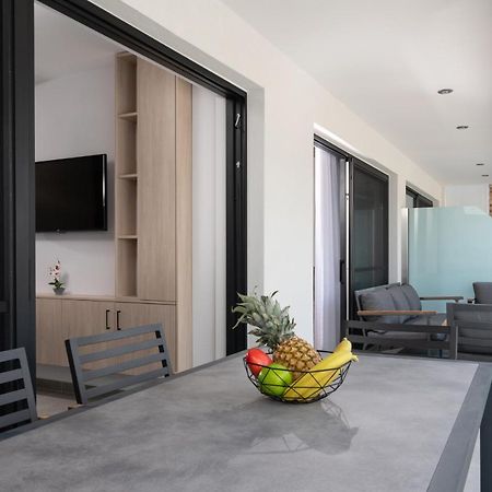 Sky Luxury Suites Sarti Eksteriør bilde