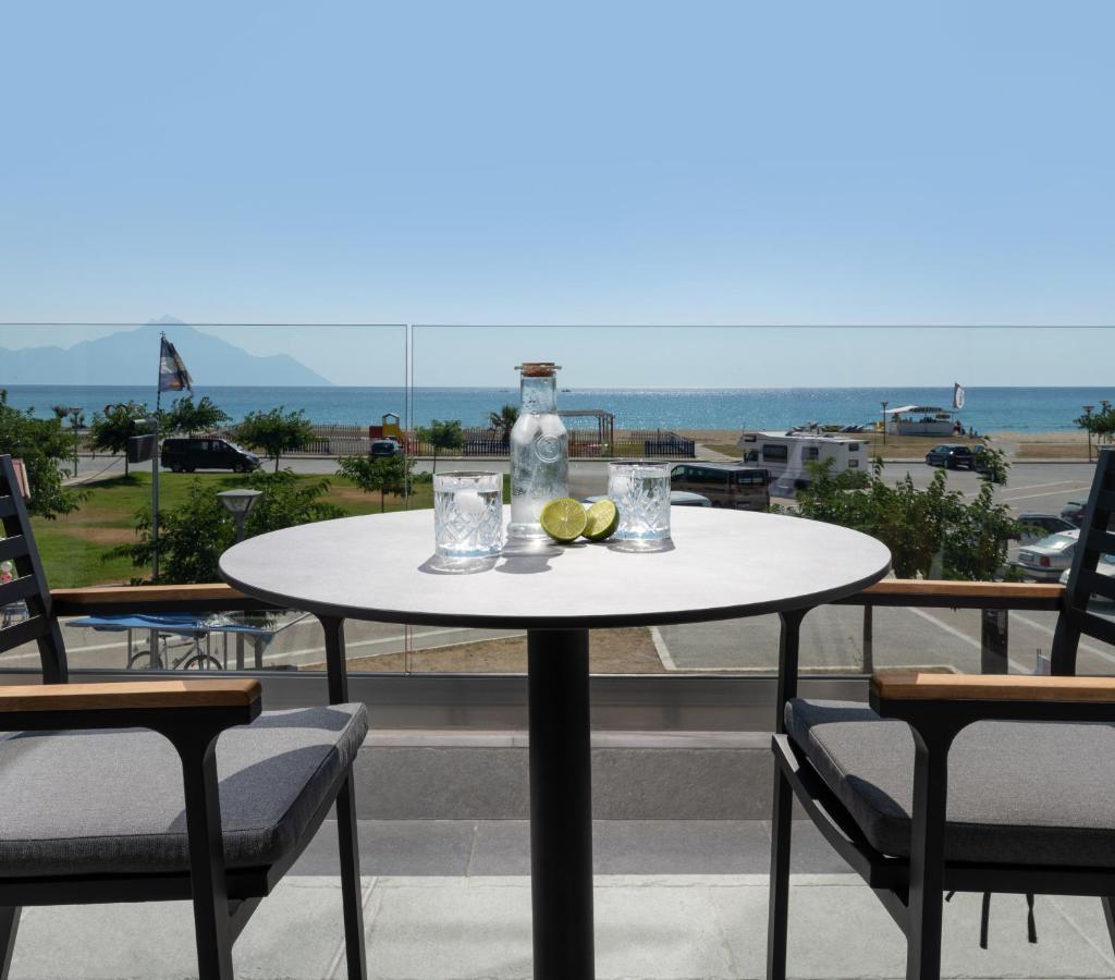 Sky Luxury Suites Sarti Eksteriør bilde