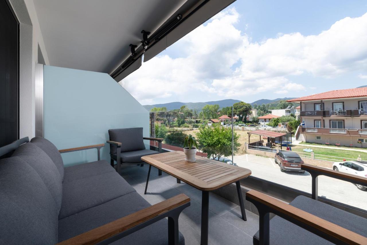 Sky Luxury Suites Sarti Eksteriør bilde