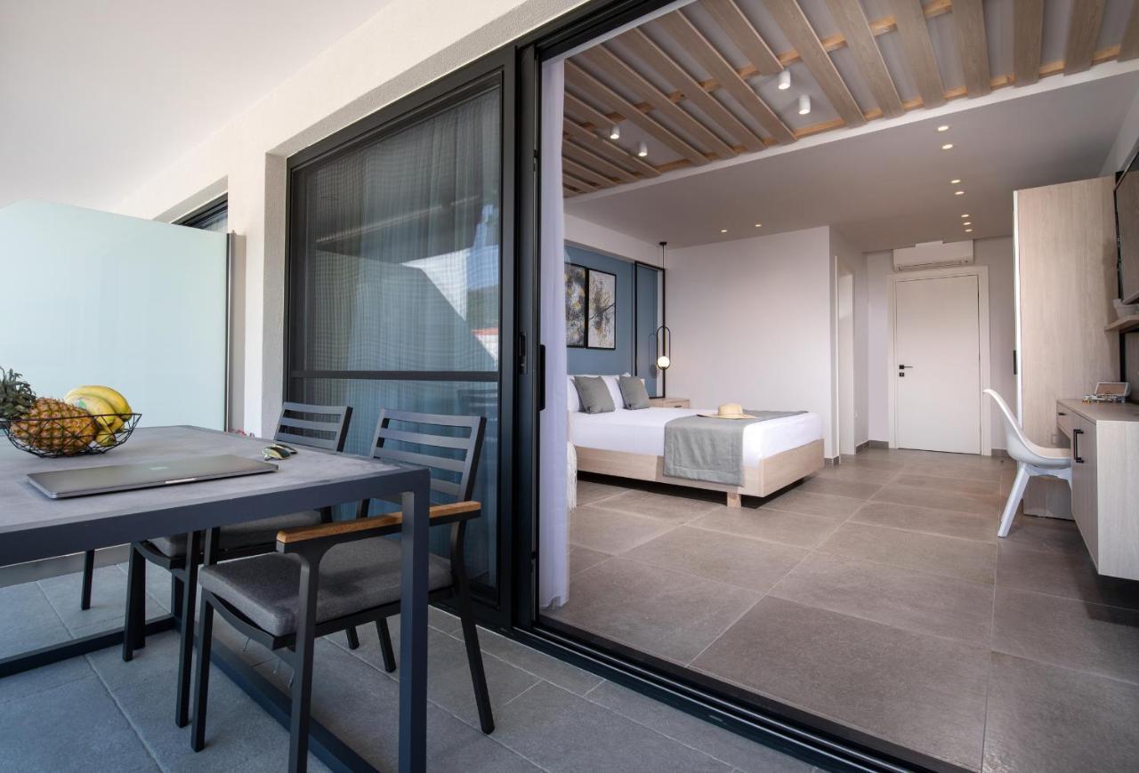 Sky Luxury Suites Sarti Eksteriør bilde